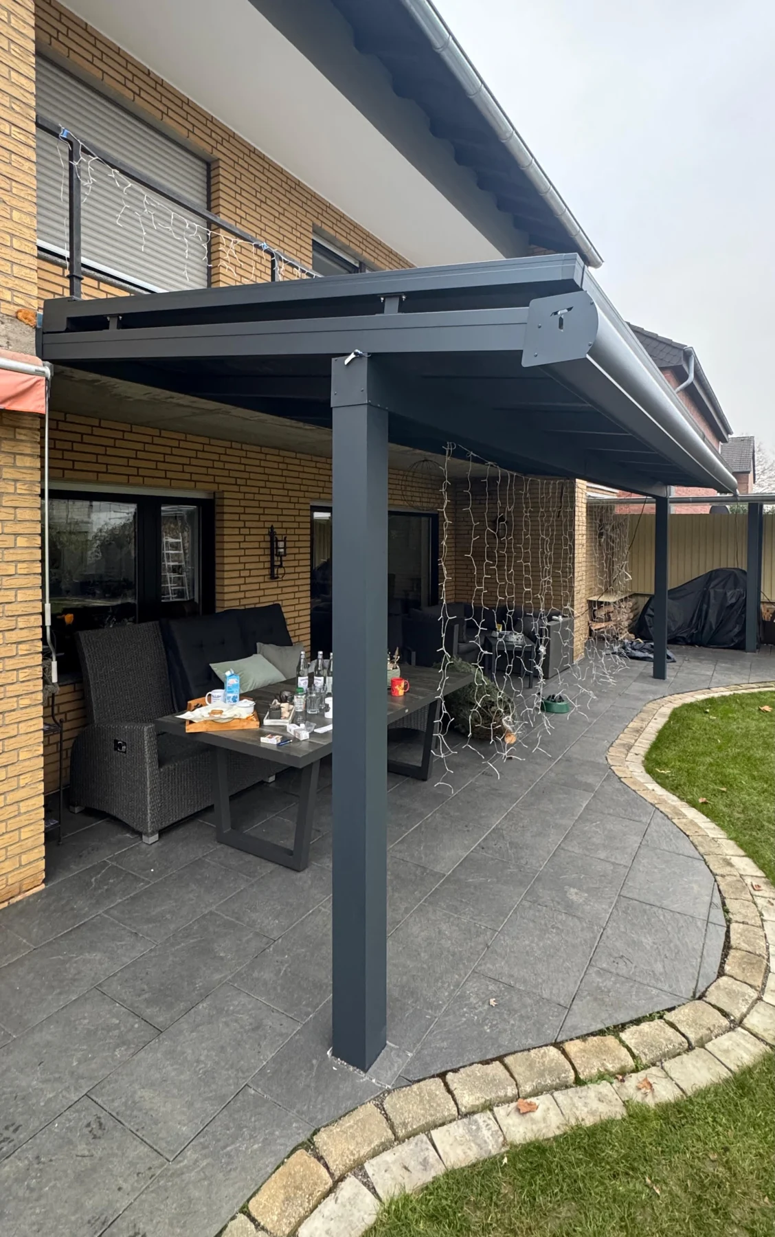 Terrassenüberdachung mit Aufdachmarkise